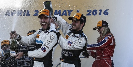 Implacable victoria de Alex Riberas en Laguna Seca