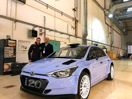 Iván Ares recoge su nuevo Hyundai i20 R5 en Alemania