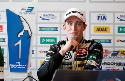 Joel Eriksson permanece con Motopark en el FIA F3