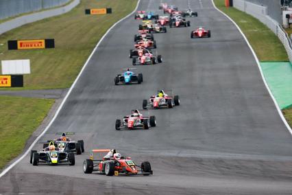 Joey Mawson vence por delante de Schumacher; Gran debut de Sophia Florsch
