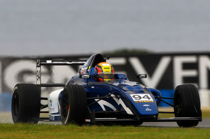 Jordan Lloyd campeón del FIA F4 Australia 2015