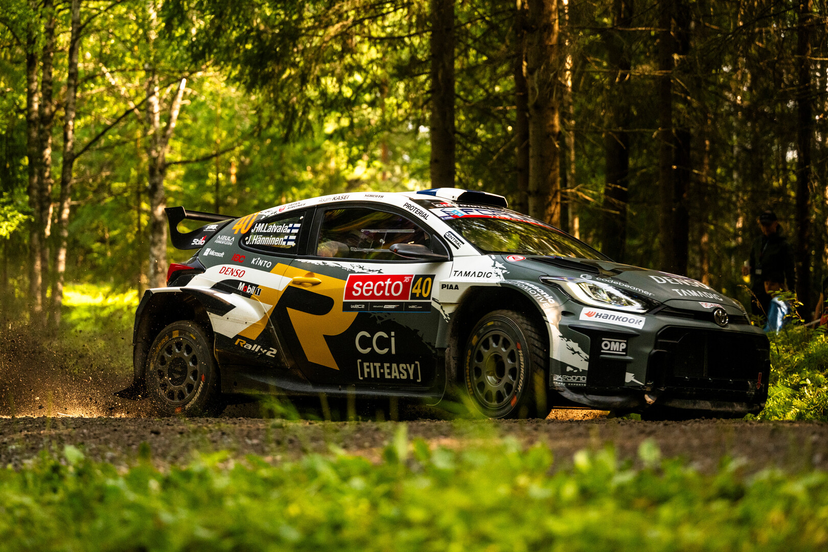 Latvala gana en los tramos, pero Virves se lleva los puntos en WRC2