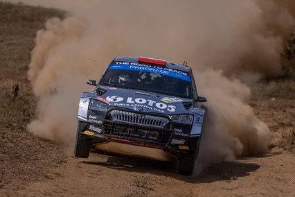 Kajetanowicz, líder del campeonato en WRC2 junto a RaceSeven tras la emotiva victoria en el Safari 