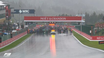 La Fórmula 3 se queda sin Feature Race por la lluvia de Spa tras 2 vueltas bajo Safety Car