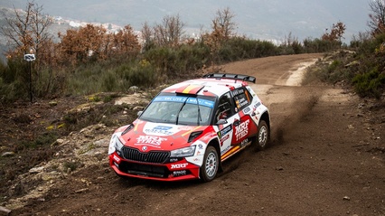 Las profundas roderas arruinan el Rally Serras de Fafe de Efrén Llarena