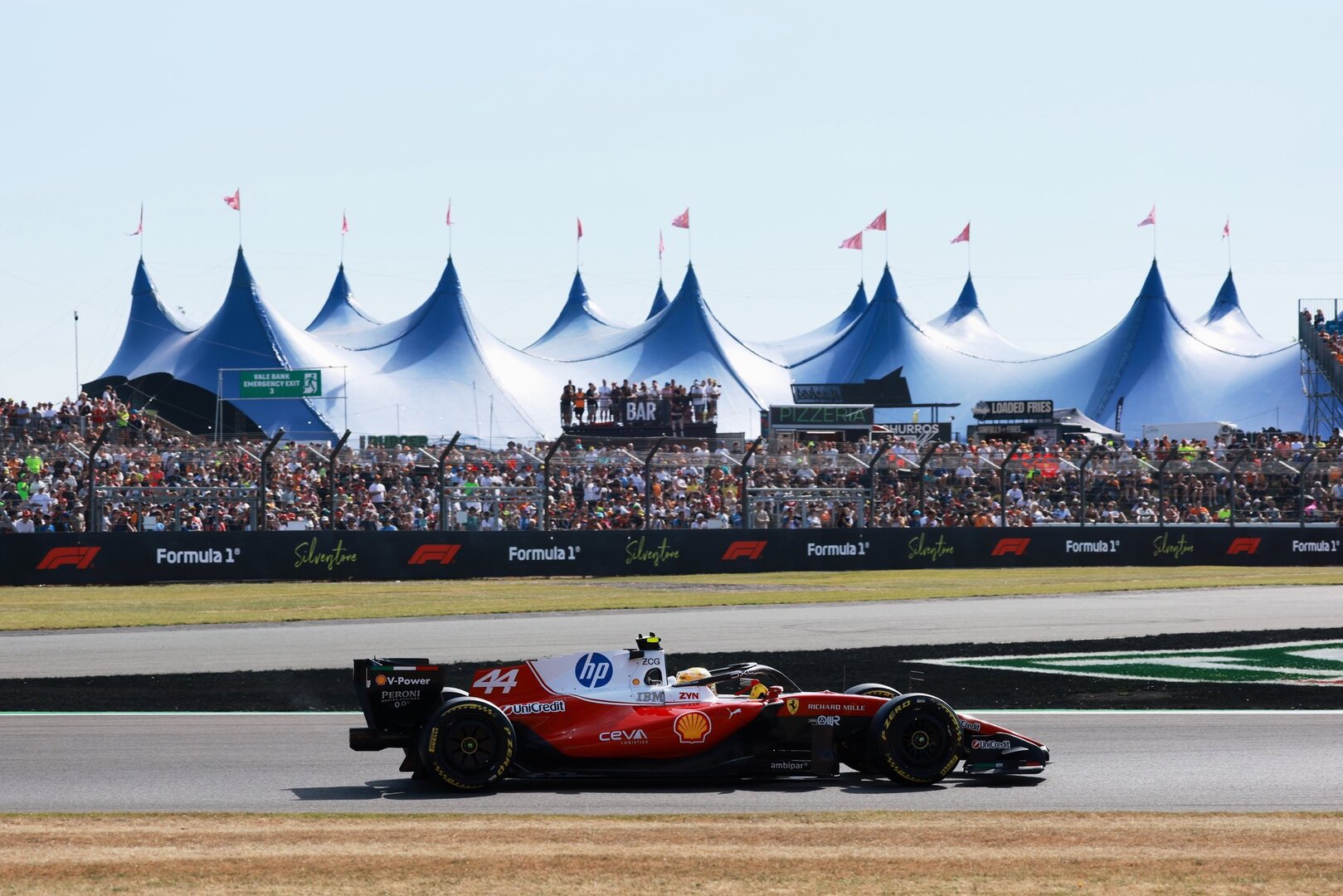 Hamilton golpea primero en Silverstone y saldrá desde la pole en la sprint