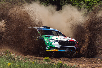 Mabellini lidera con Skoda en el ecuador del Rally de Hungría tras el caos en Kislötér