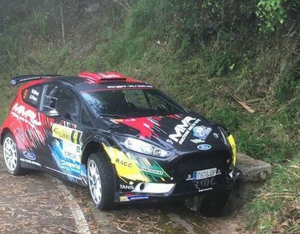 Manuel Mora abandona en Llanes por accidente