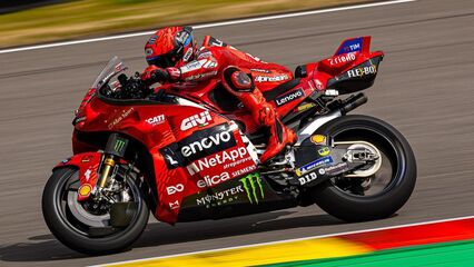 Marc consigue la pole y vuelve a las andadas en Sachsenring