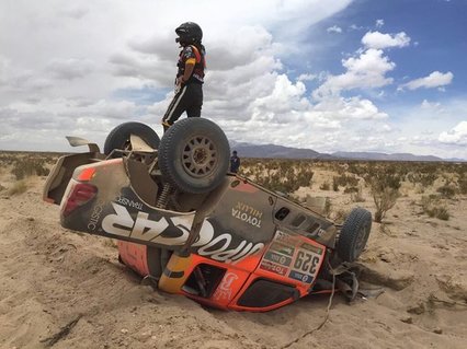 Martin Prokop vuelca en la cuarta etapa
