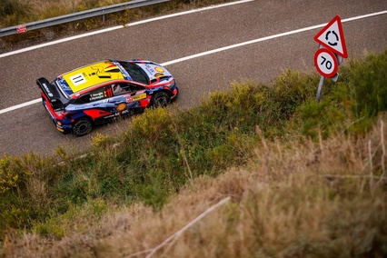 Medio segundo entre Thierry Neuville y Sébastien Ogier en el RallyRACC