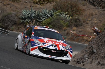 Meeke aumenta su ventaja en Canarias