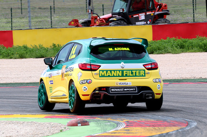 Mikel Azcona es cuarto en la segunda carrera de la  Eurocup Clio en Motorland