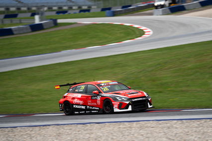Monlau Motul brilla con un doble triunfo y la pole en el TCR Europe de Austria