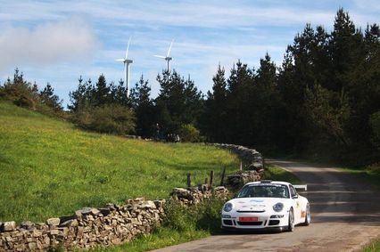 Nava se viste de gala para el VI Rallysprint Villa de la Sidra