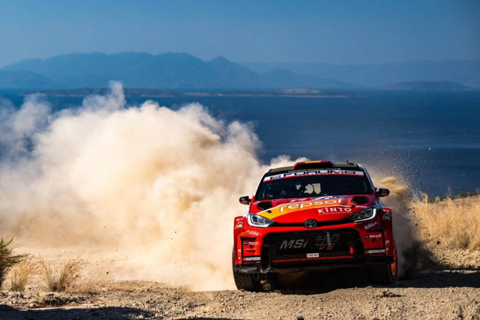 Alejandro Cachón y Borja Rozada sufren un accidente en el Rally del Paraguay