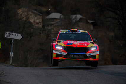 Nikolay Gryazin y Pepe López se baten en duelo por el liderato de WRC2