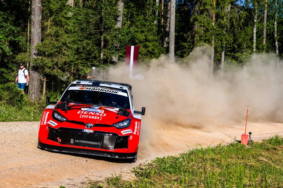 Sami Pajari vuela en el liderato del Rally de Estonia