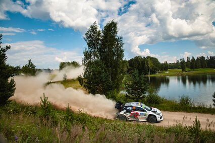 Oliver Solberg, a 3 tramos de lograr una victoria de ensueño con Toyota en Estonia