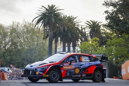 Ott Tänak marca el ritmo en la superespecial de apertura del Rally de Nueva Zelanda
