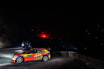 Pepe López asciende al liderato de WRC2 tras la penalización a Nikolay Gryazin 