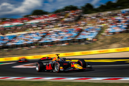 Pepe Martí gana en Hungaroring con una defensa hercúlea frente a Alex Dunne