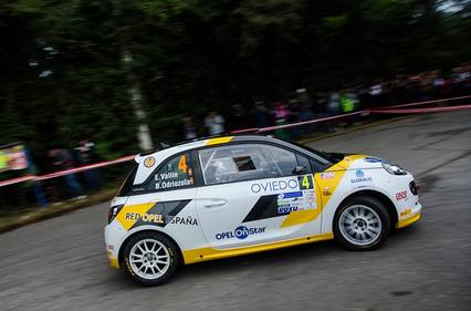 Pirelli, tricampeón con Opel