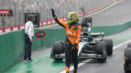 Pole para Lando Norris en una sesión pasada por agua