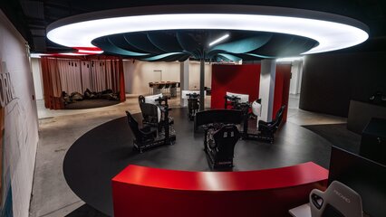 Porsche inaugura la nueva sede de su equipo oficial de eSports en Colonia