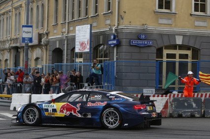 Putin cierra el espacio aéreo de Moscú; Rockenfeller se lleva la pole en la Q3