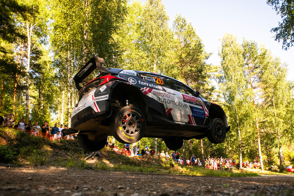 Suninen alcanza el liderato de WRC2 en busca de la revancha frente a Virves, ahora en Finlandia