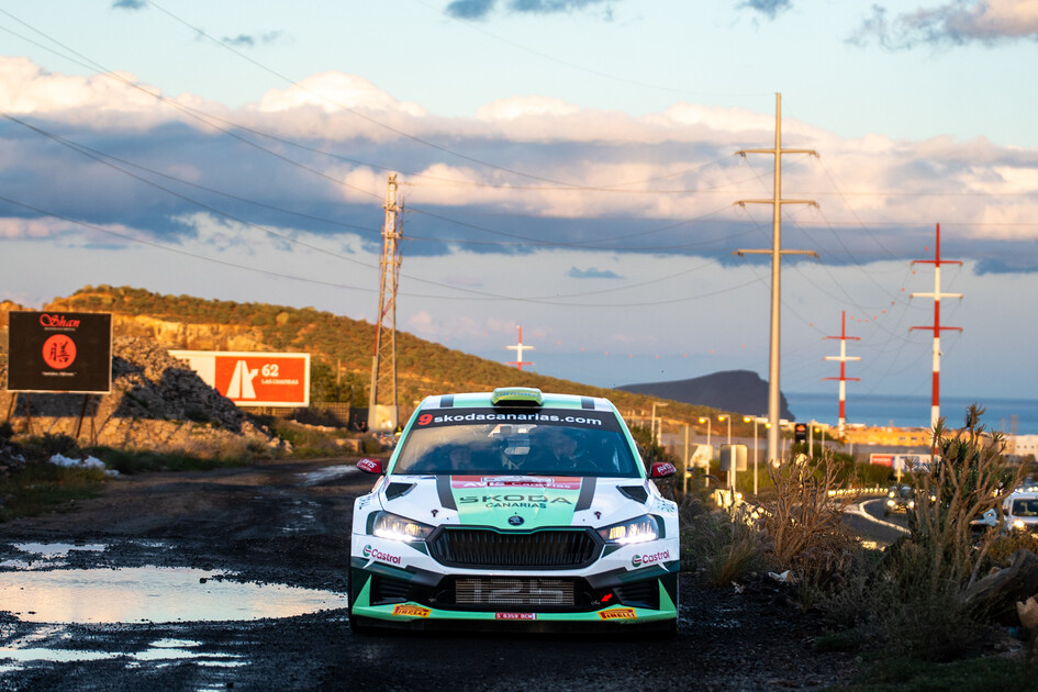 Alexey Lukyanuk asalta el liderato del Rallye Villa de Adeje tras una noche sobresaliente