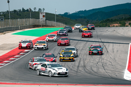 Reparto de triunfos en Portimao: Sandro Pérez y Daniel Losada brillan en la GR Cup Spain