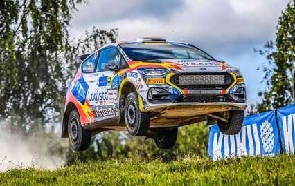 Roberto Blach sigue sumando enteros en el JWRC