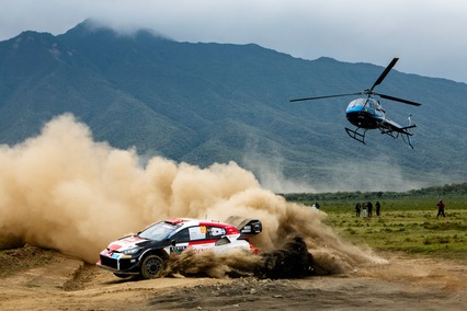 Kalle Rovanperä se mete de lleno en la lucha por el triunfo del Safari tras recortar distancias con Seb Ogier