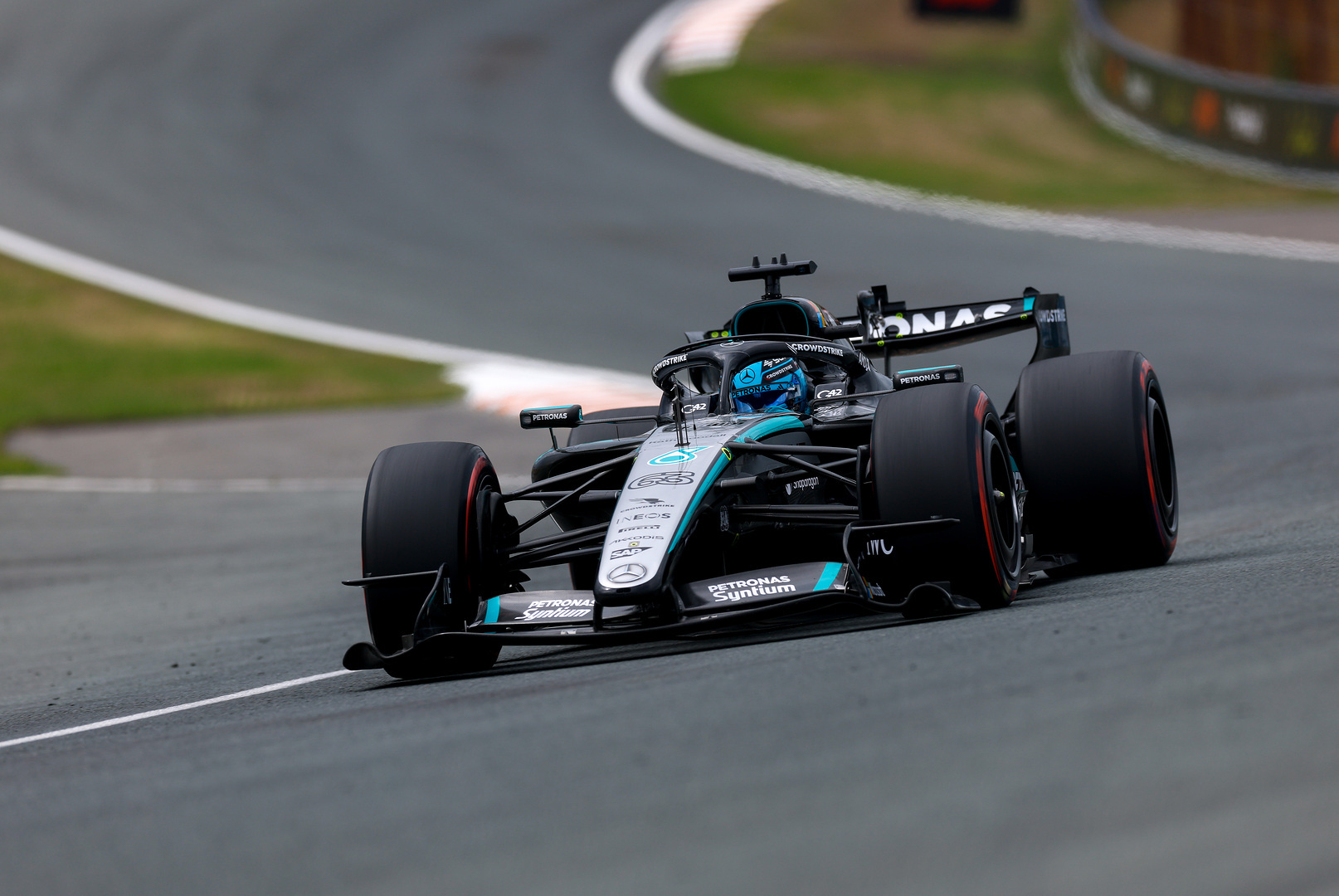 George Russell se lleva la victoria en la Sprint de Zandvoort