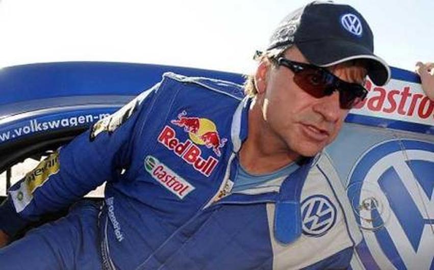Sainz no correrá finalmente en Canarias
