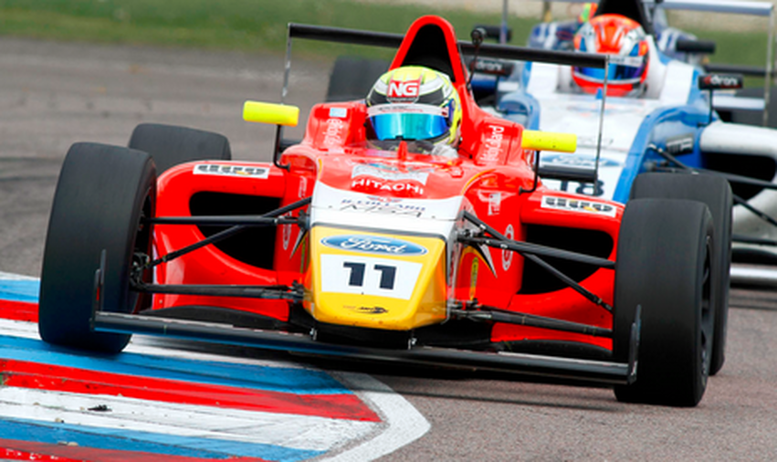 Sandy Mitchell sorprende en Thruxton