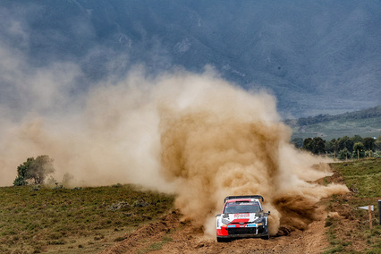 Seb Ogier lidera el festín de Toyota en el Rally Safari