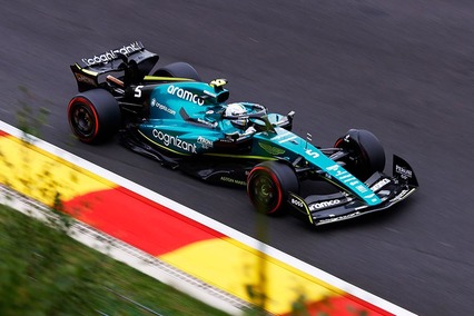 Sebastian Vettel tiene comprobado que Aston Martin es más competitivo el domingo que el sábado