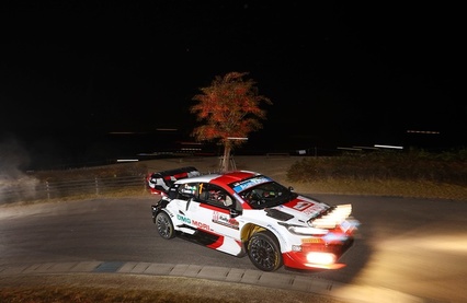Sébastien Ogier estrena copiloto con scratch en el primer tramo de Japón