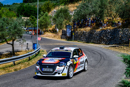 Sergi Pérez, a 7,8 segundos del liderato de Junior ERC en mitad del Rally di Roma Capitale