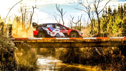 Tänak aventaja a Evans en el liderato del WRC Chile 
