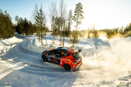 Taylor Gill vence y Mille Johansson se hace con el liderato del JWRC 