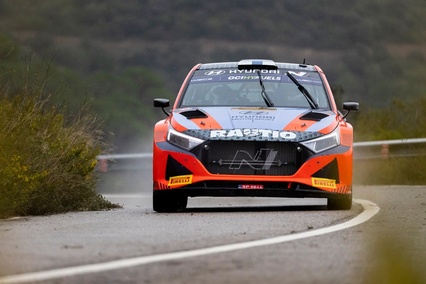 Teemu Suninen lidera en WRC2 tras un viernes aciago para los españoles