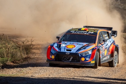 Thierry Neuville, la estrella de la exhibición de Hyundai en el Acrópolis Rally