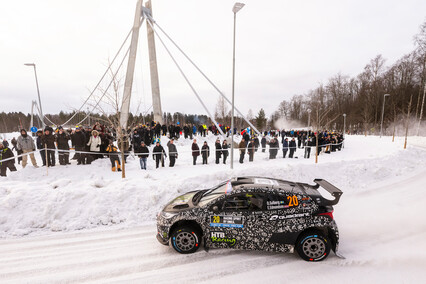 Toyota controla WRC2 en Suecia con Solberg, Korhonen y Linnamäe tras la etapa 1
