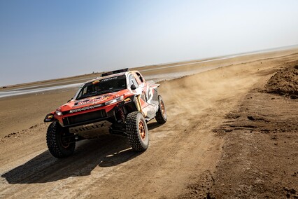 Toyota Gazoo Racing W2RC finaliza el Dakar 2026 con dos coches en el Top 10