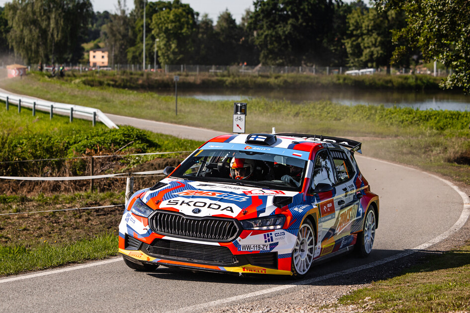 Teemu Suninen toma el mando en Polonia sobre un combativo Jakub Matulka 