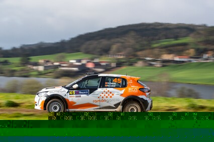 Victoria de Santi García y Néstor Casal en el Rally da Auga 